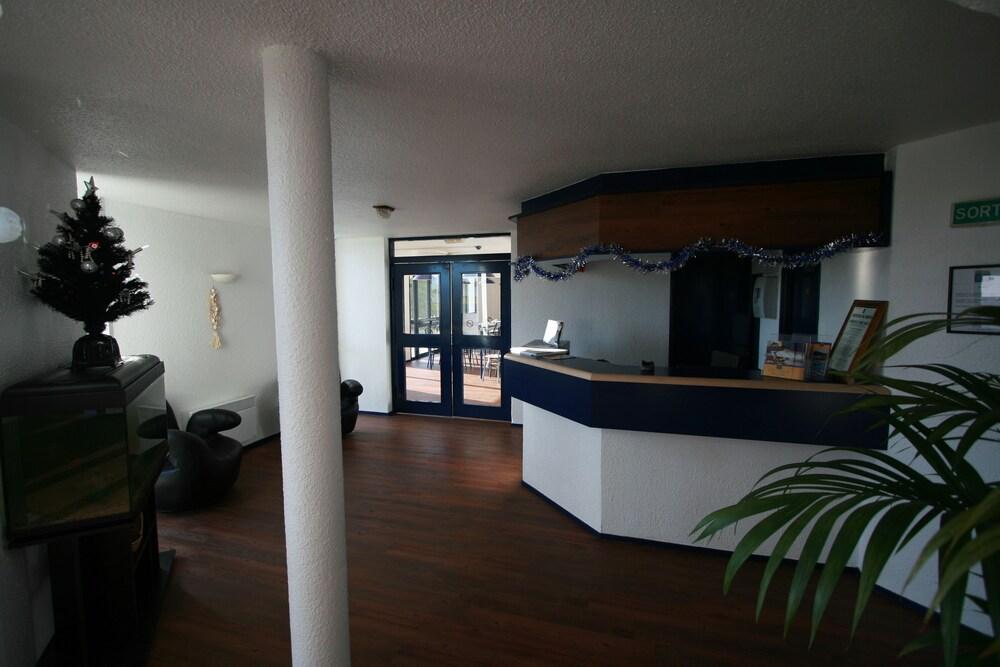 Kyriad Direct Dreux Exterior foto